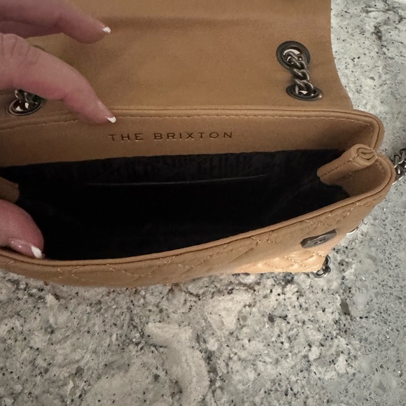 KURT GEIGER Brixton Diamond Quilted Leather Bag EUC. Includes dust bag
Authentic - Picture 5 of 7